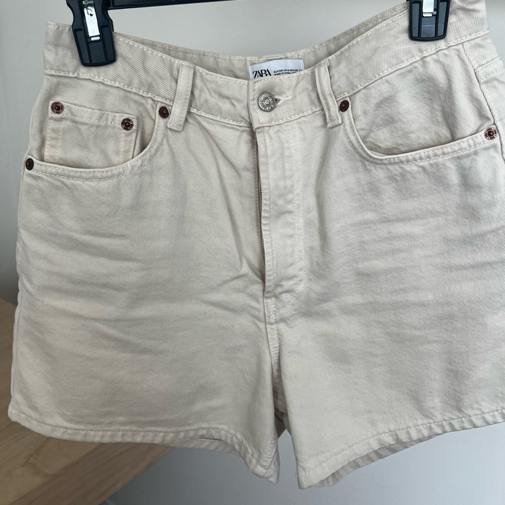 Zara Women's Beige Jean Shorts